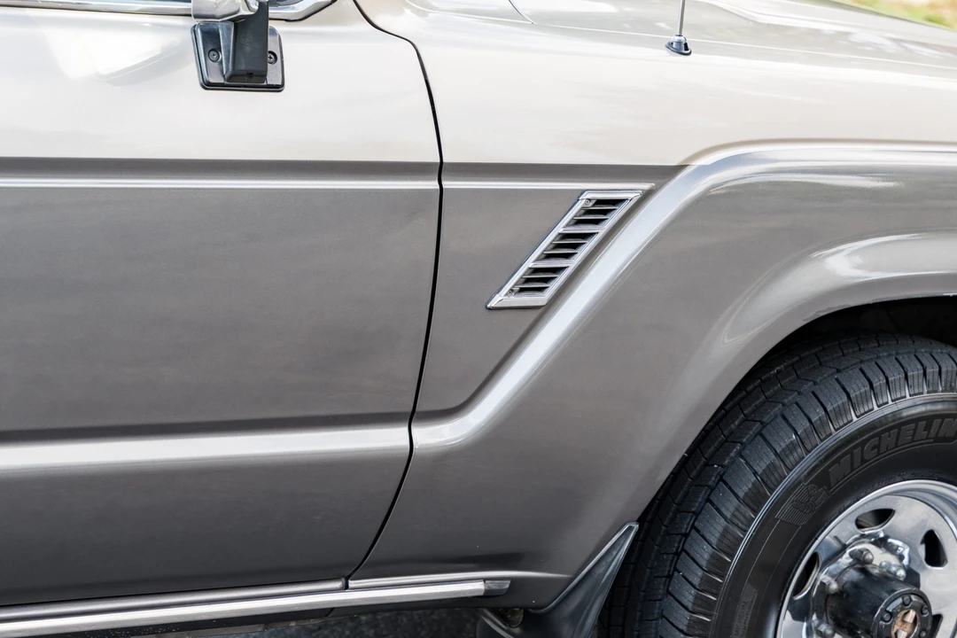 1989 Toyota J60 Land Cruiser - Image 19 of 31