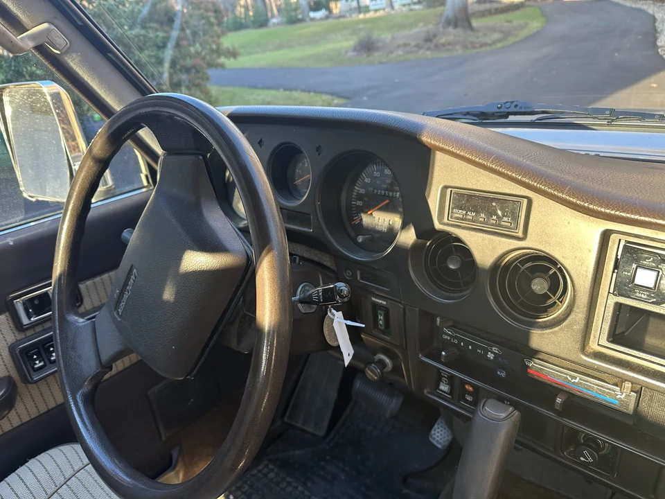 1989 Toyota J60 Land Cruiser - Image 23 of 31