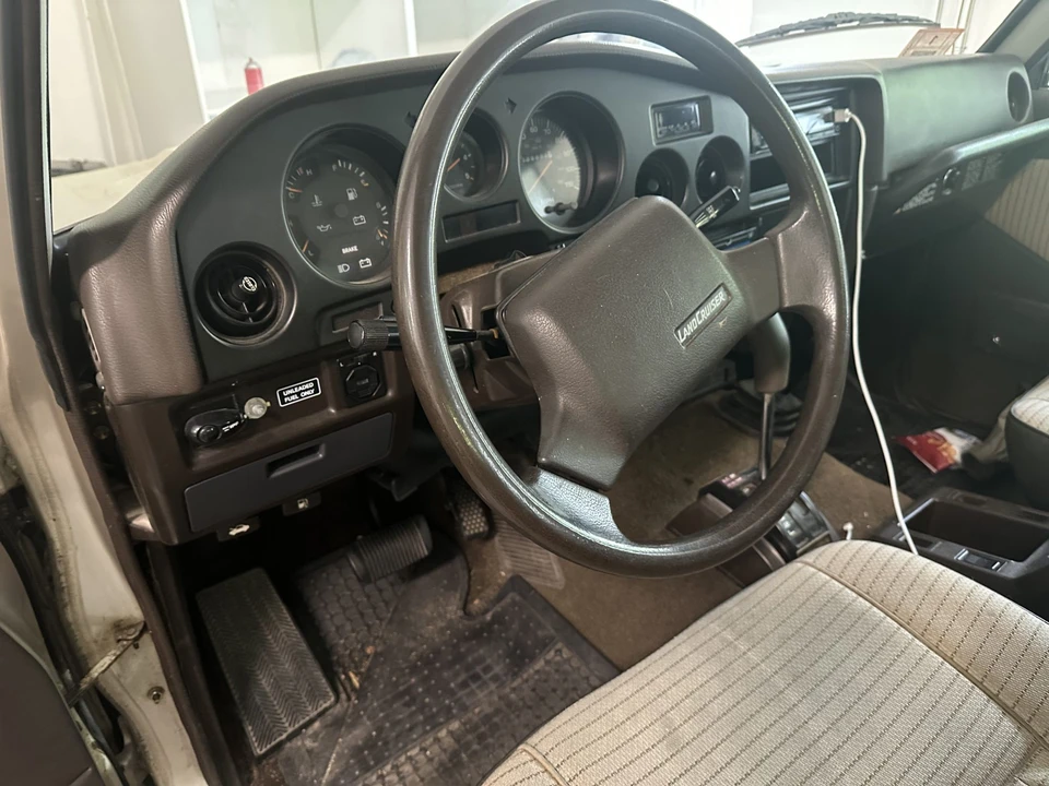 1989 Toyota J60 Land Cruiser - Image 24 of 31