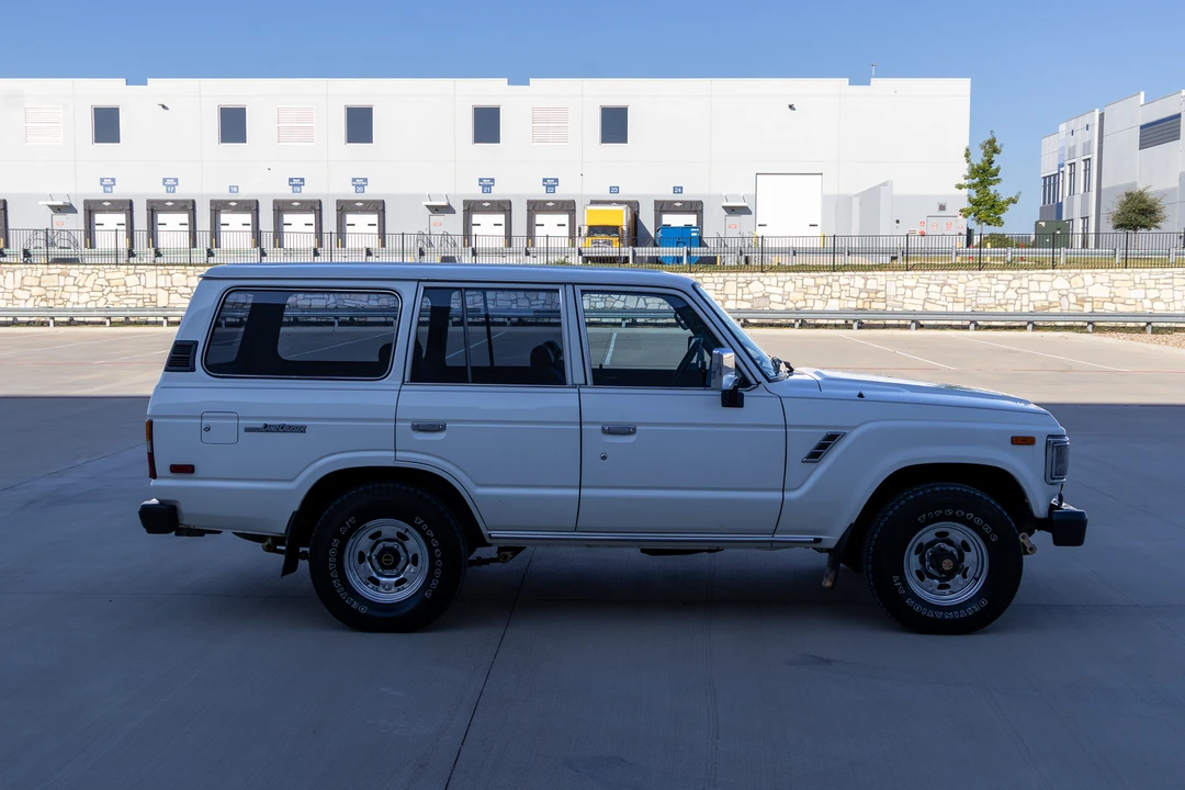 1989 Toyota J60 Land Cruiser - Image 18 of 31
