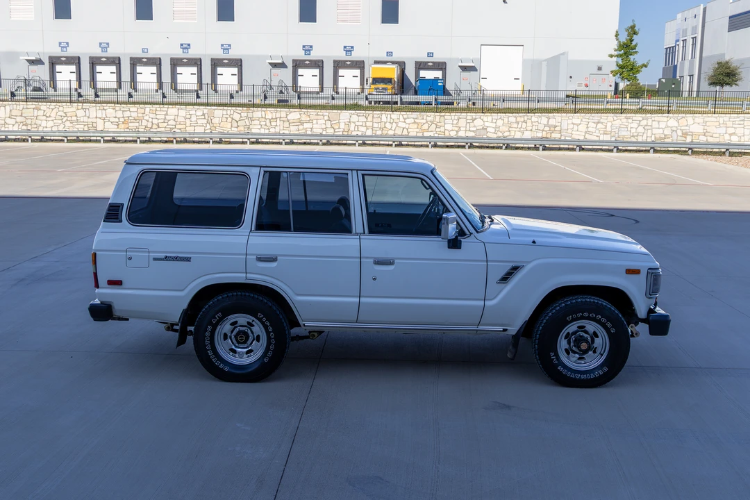 1989 Toyota J60 Land Cruiser - Image 17 of 31