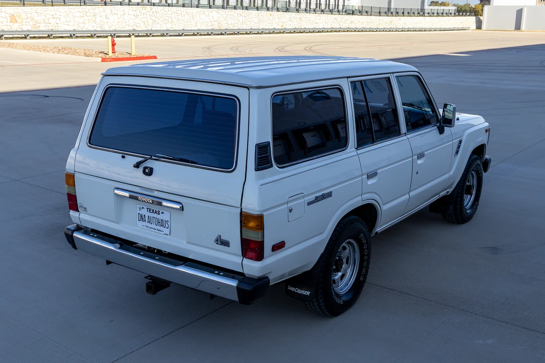 1989 Toyota J60 Land Cruiser - Image 16 of 31