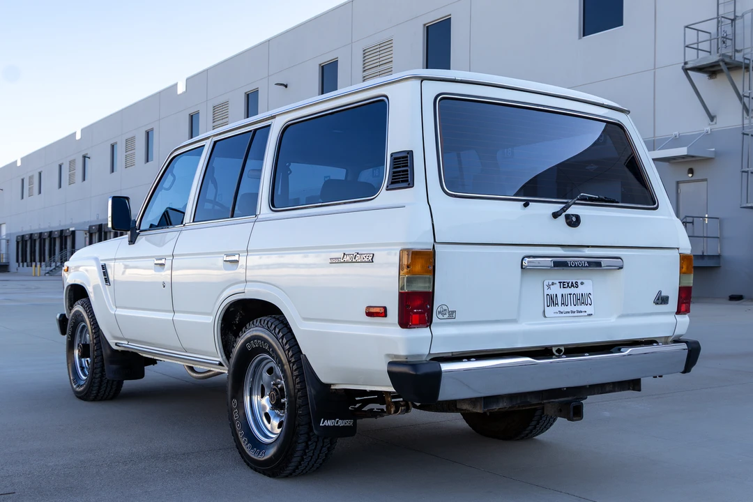 1989 Toyota J60 Land Cruiser - Image 9 of 31