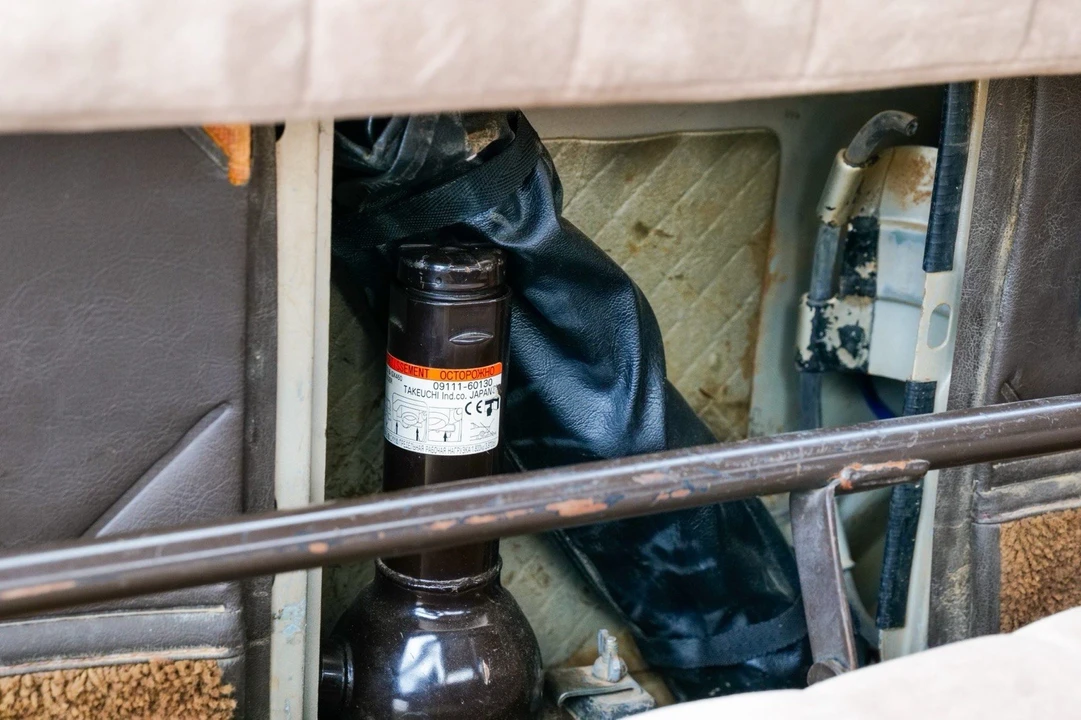 1989 Toyota J60 Land Cruiser - Image 21 of 31