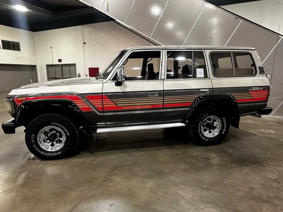 1989 Toyota J60 Land Cruiser - Image 5 of 31