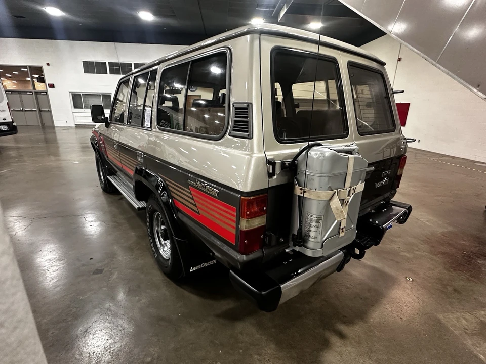 1989 Toyota J60 Land Cruiser - Image 7 of 31