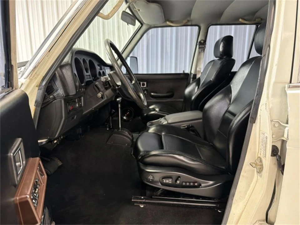 1989 Toyota J60 Land Cruiser - Image 9 of 31