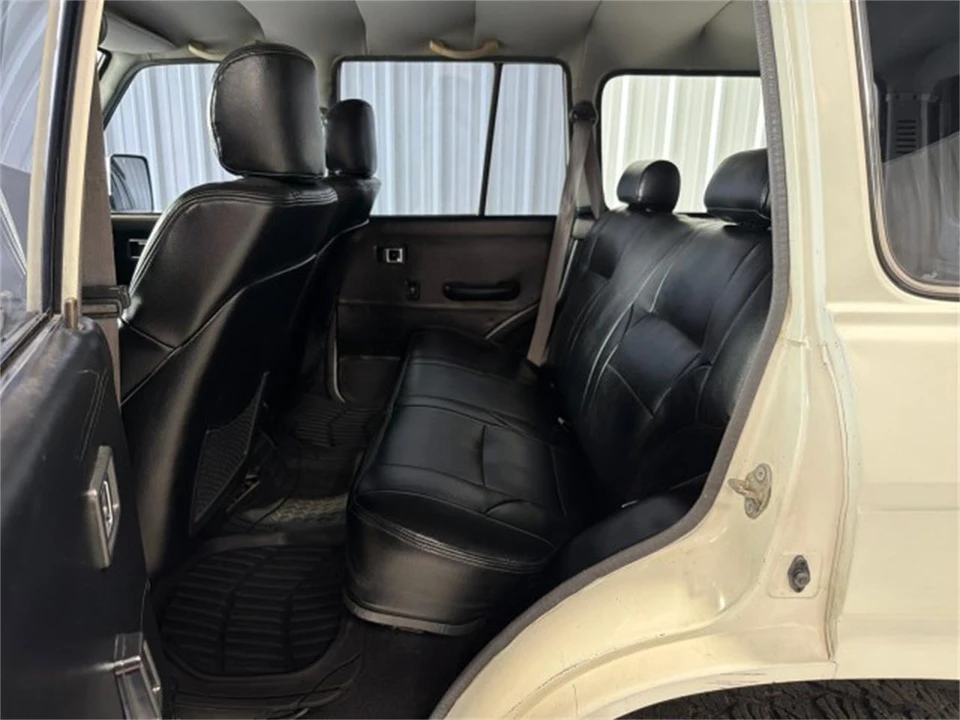 1989 Toyota J60 Land Cruiser - Image 17 of 31