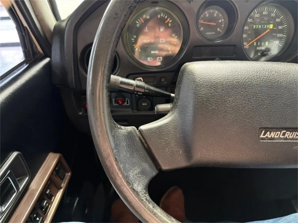1989 Toyota J60 Land Cruiser - Image 25 of 31