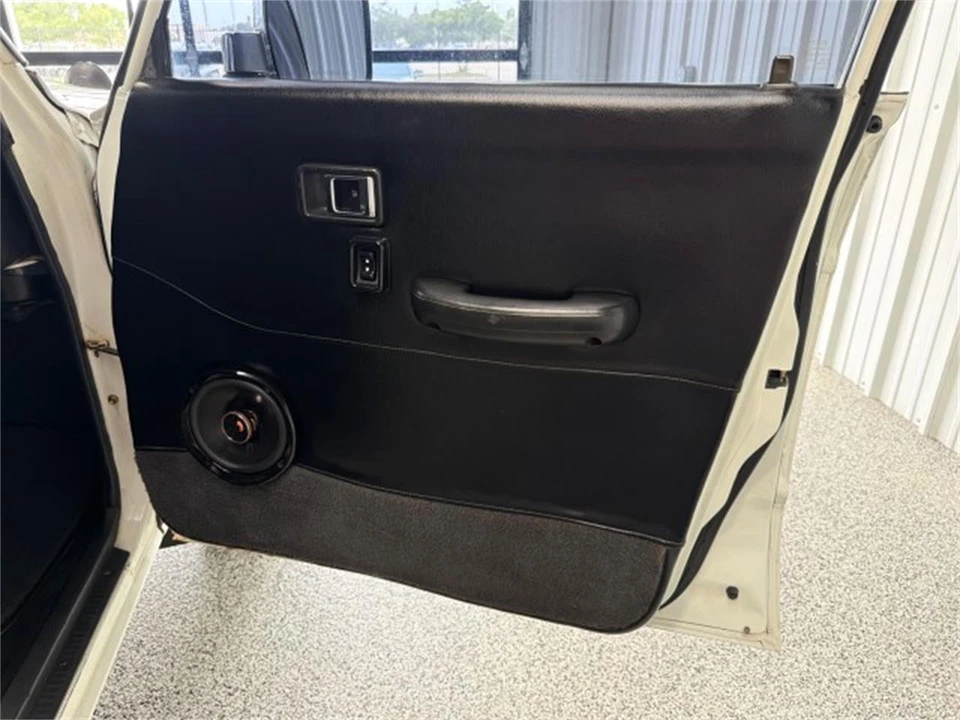 1989 Toyota J60 Land Cruiser - Image 15 of 31