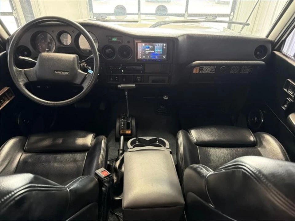 1989 Toyota J60 Land Cruiser - Image 11 of 31