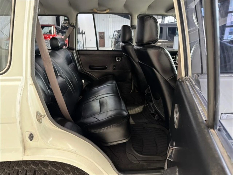 1989 Toyota J60 Land Cruiser - Image 16 of 31