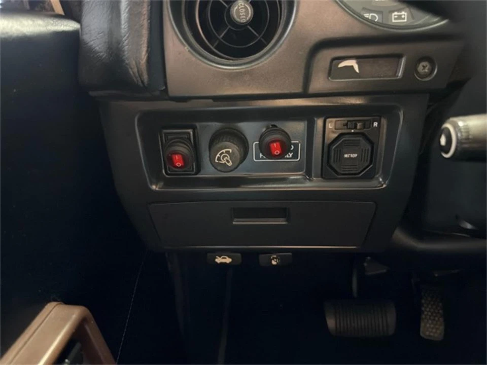 1989 Toyota J60 Land Cruiser - Image 24 of 31