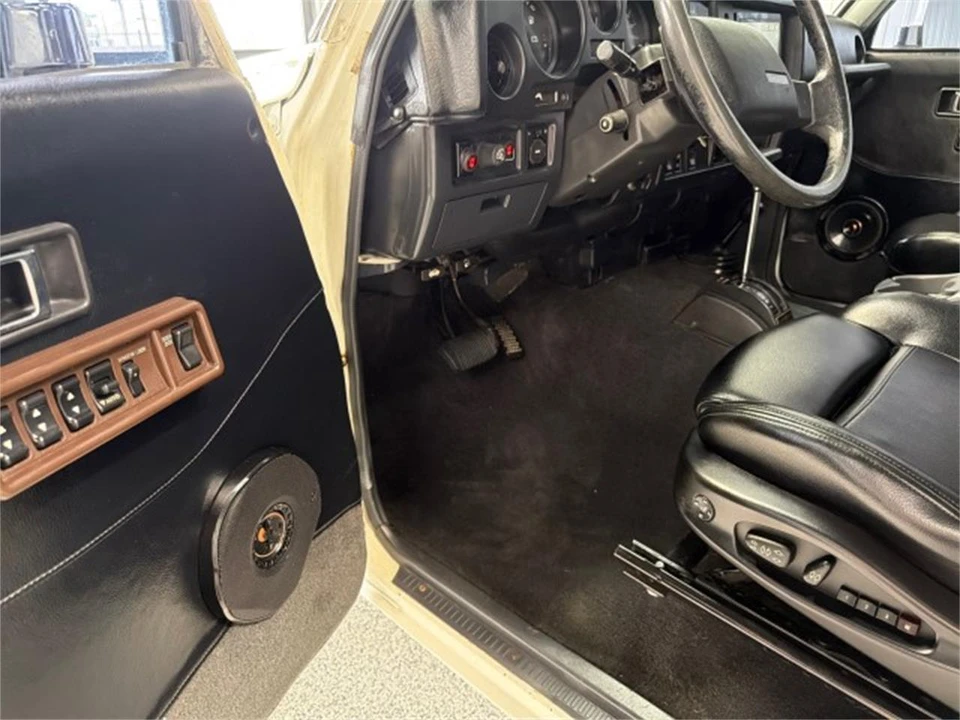 1989 Toyota J60 Land Cruiser - Image 8 of 31