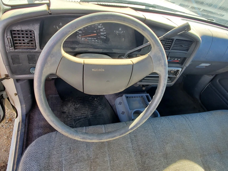 1989 Toyota Hilux 4th Gen - Image 6 of 6