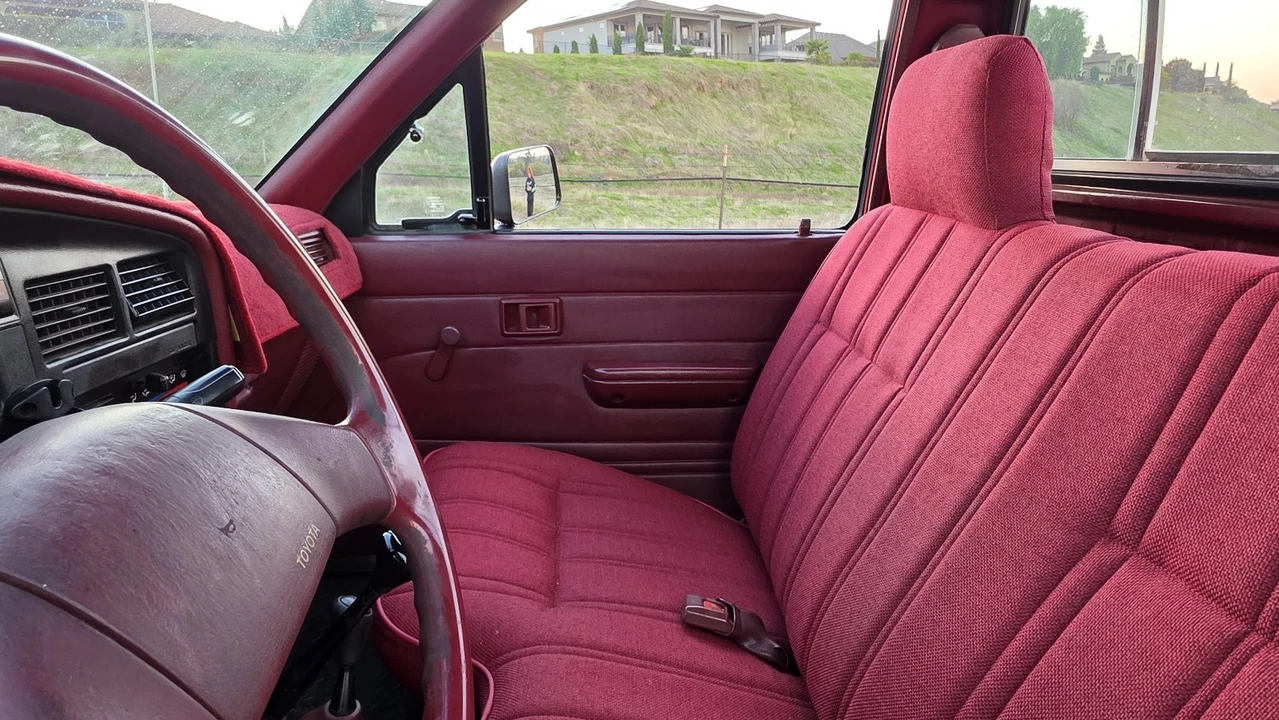 1989 Toyota Hilux 5th Gen - Image 9 of 10