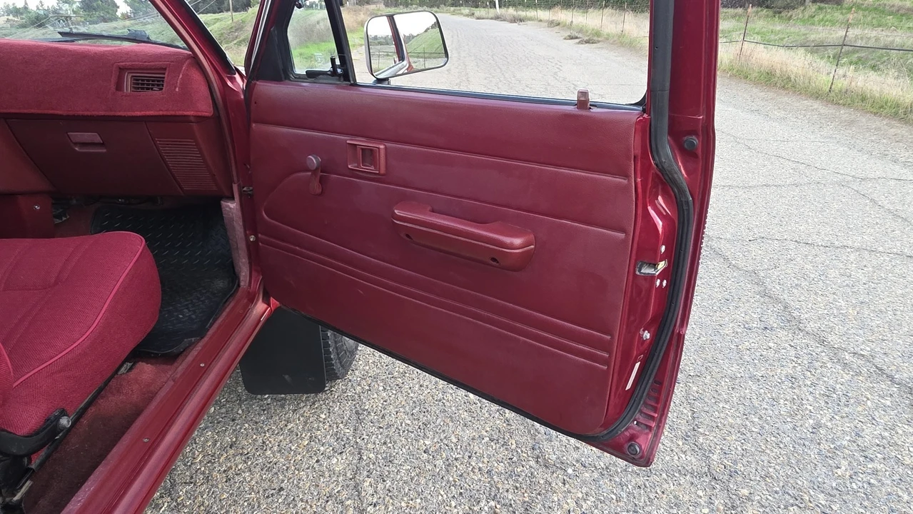 1989 Toyota Hilux 5th Gen - Image 6 of 10