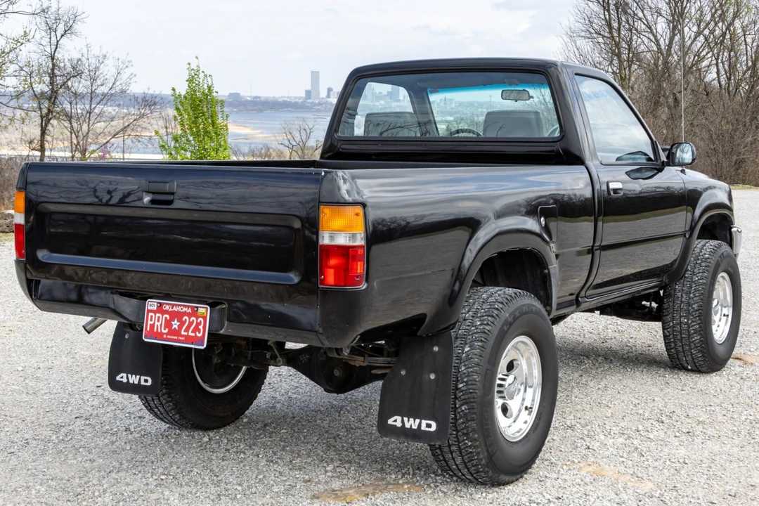 1989 Toyota Hilux 5th Gen - Image 2 of 7