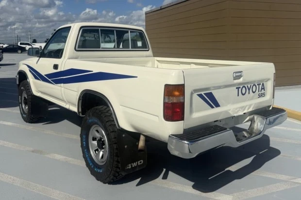 1989 Toyota Hilux 5th Gen - Image 2 of 7