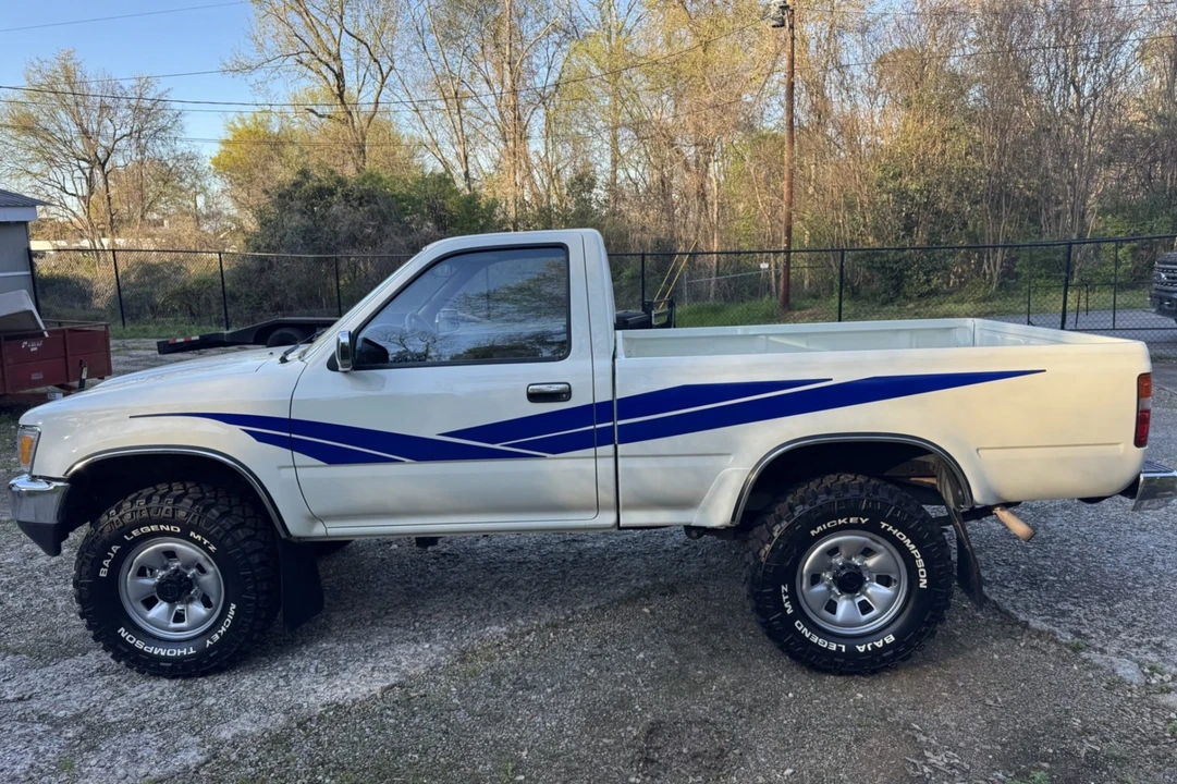 1989 Toyota Hilux 5th Gen - Image 3 of 8