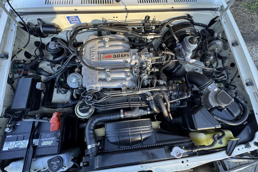 1989 Toyota Hilux 5th Gen - Image 6 of 8