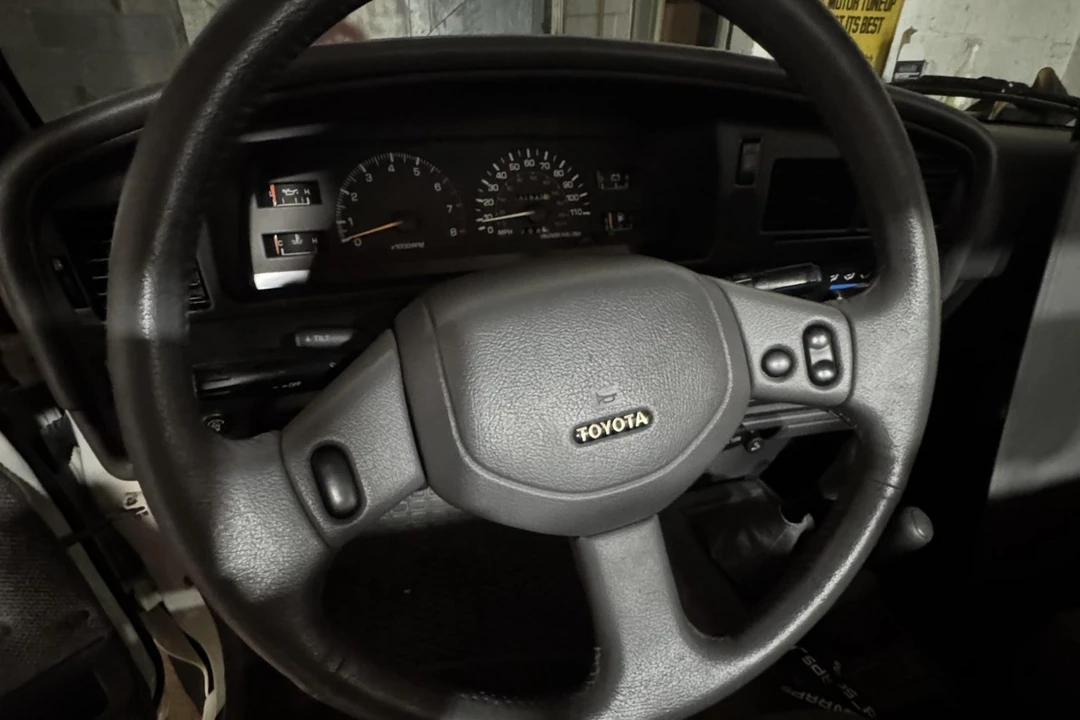 1989 Toyota Hilux 5th Gen - Image 5 of 8