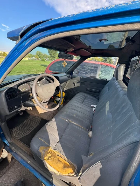1989 Toyota Tacoma - Image 3 of 7
