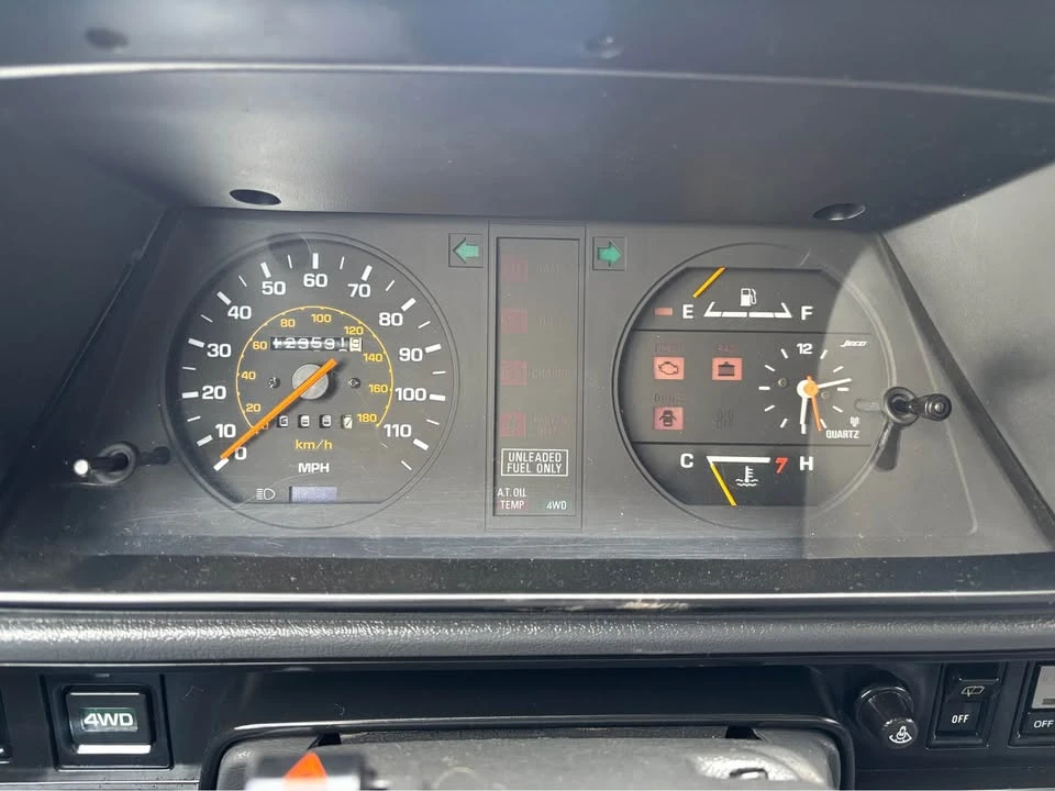 1989 Toyota HiAce 3rd Gen - Image 13 of 19