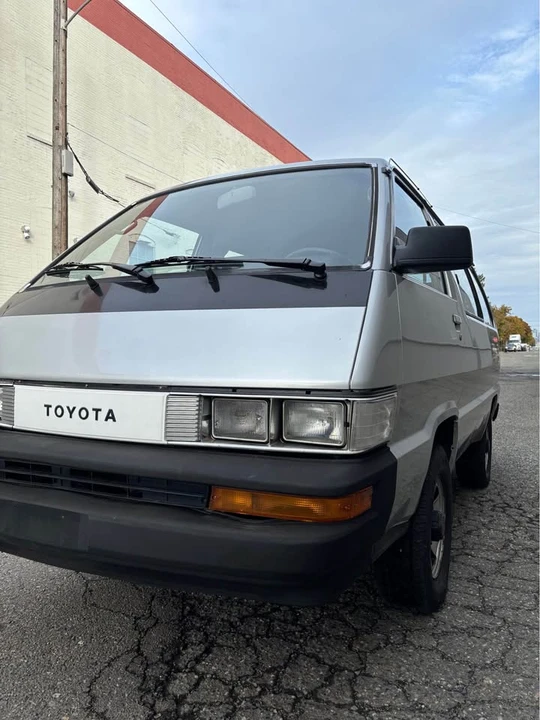 1989 Toyota HiAce 3rd Gen - Image 6 of 19