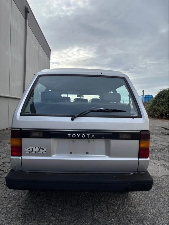 1989 Toyota HiAce 3rd Gen - Image 5 of 19