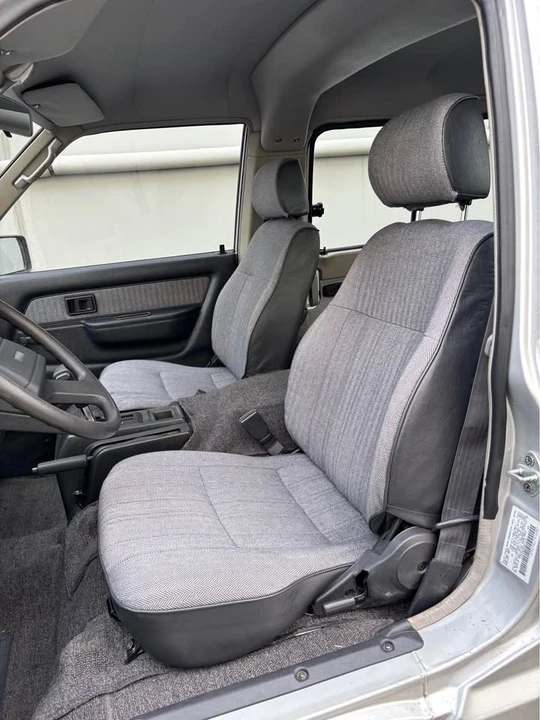 1989 Toyota HiAce 3rd Gen - Image 11 of 19