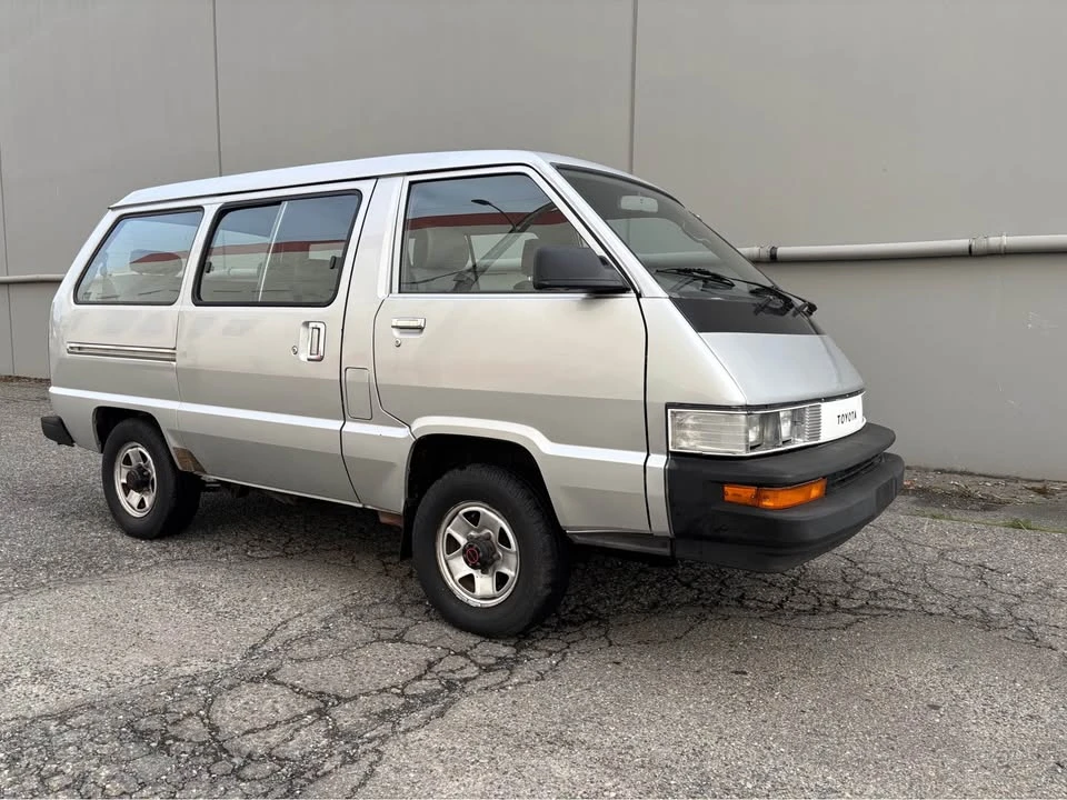1989 Toyota HiAce 3rd Gen - Image 10 of 19