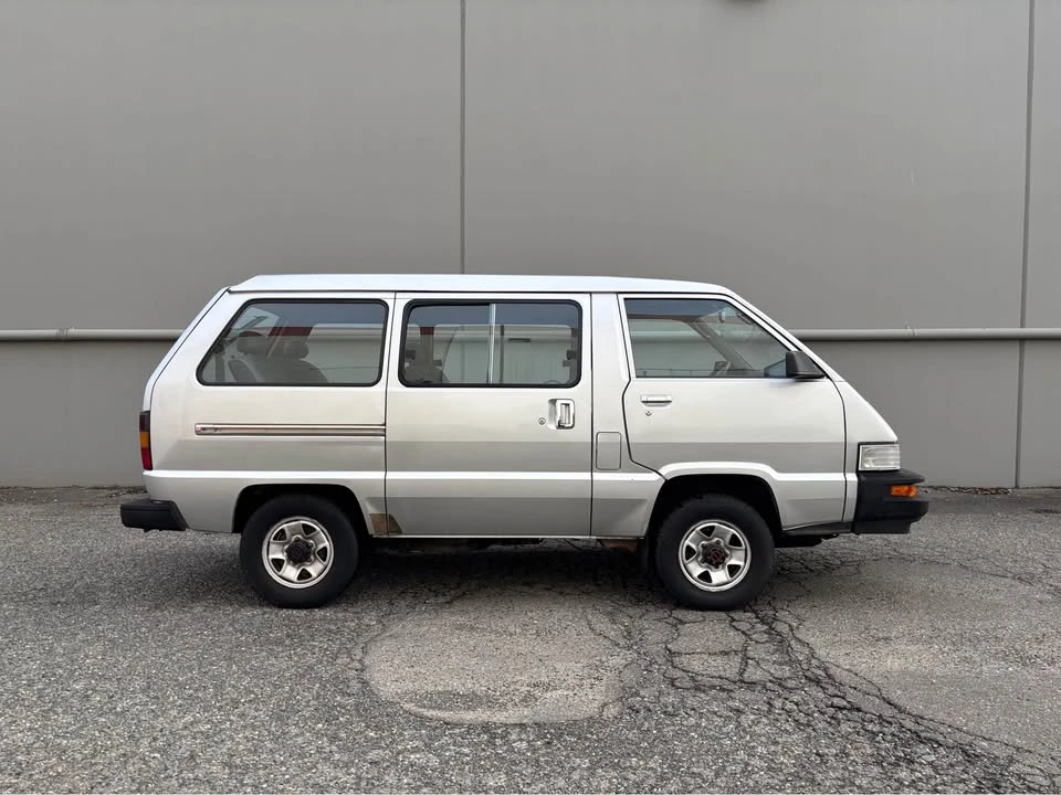 1989 Toyota HiAce 3rd Gen - Image 9 of 19