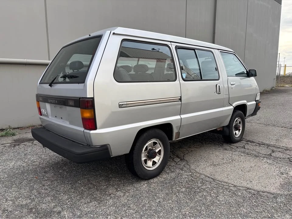 1989 Toyota HiAce 3rd Gen - Image 8 of 19