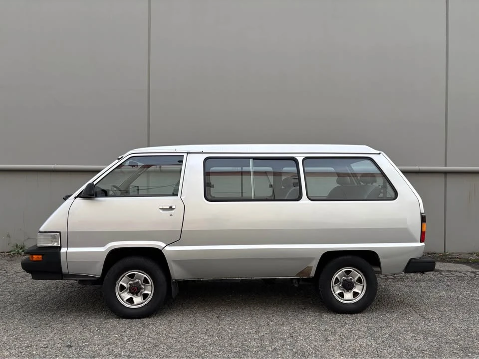 1989 Toyota HiAce 3rd Gen - Image 2 of 19