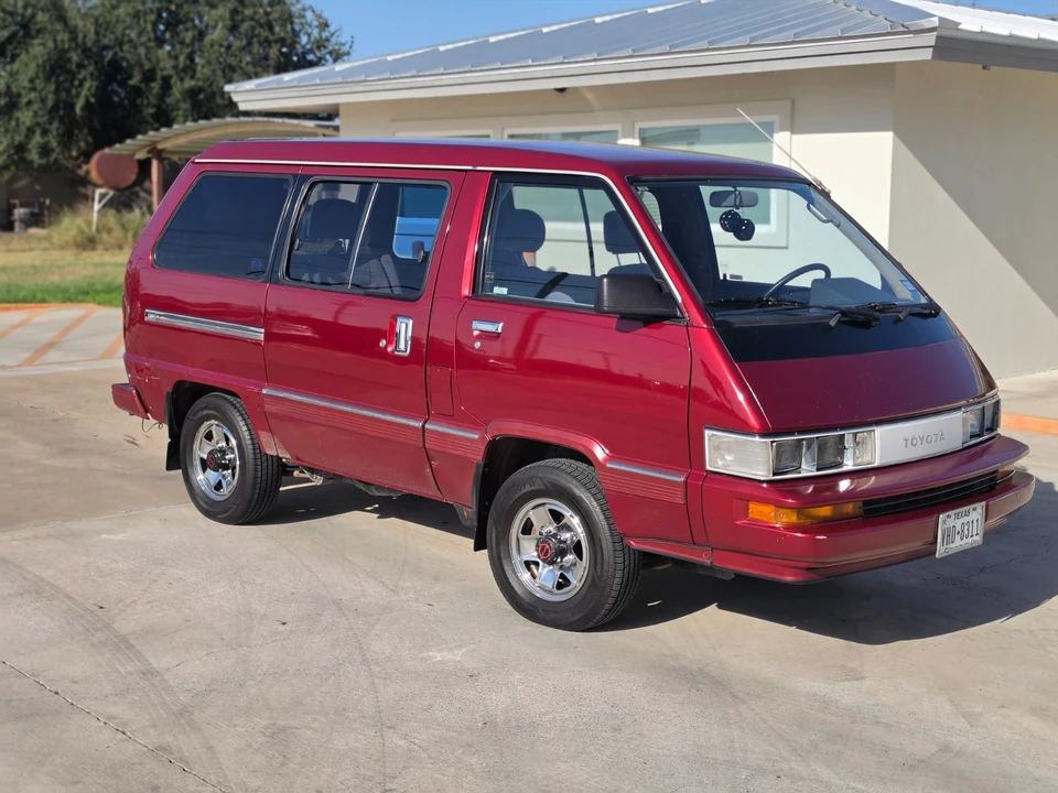 1989 Toyota Previa/Estima - Image 2 of 31