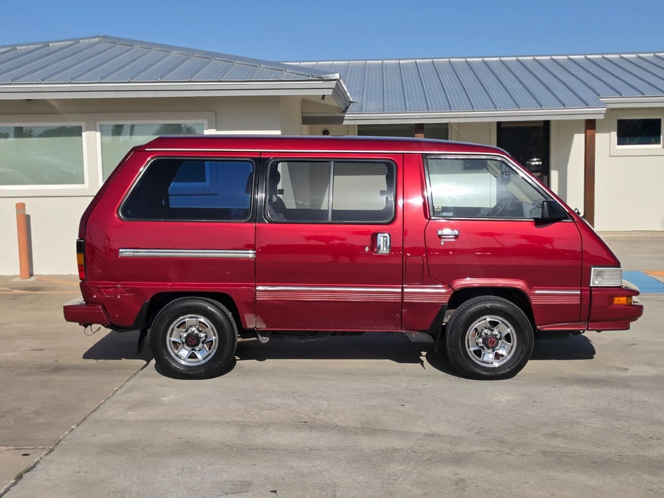 1989 Toyota Previa/Estima - Image 5 of 31