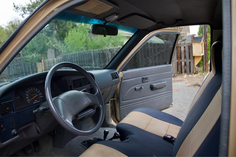 1989 Toyota Hilux 5th Gen - Image 6 of 9