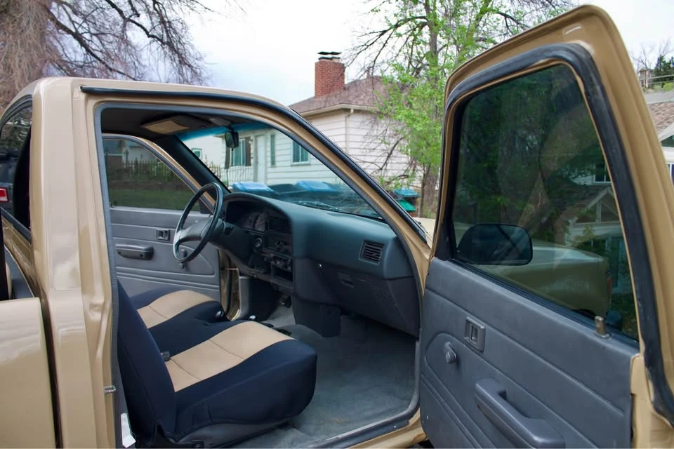 1989 Toyota Hilux 5th Gen - Image 8 of 9