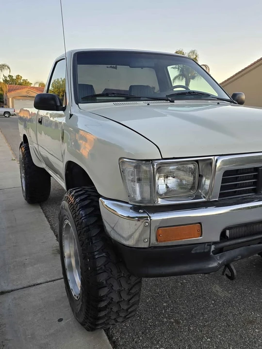 1989 Toyota Dolphin - Image 10 of 17