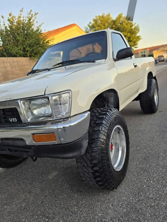 1989 Toyota Dolphin - Image 3 of 17