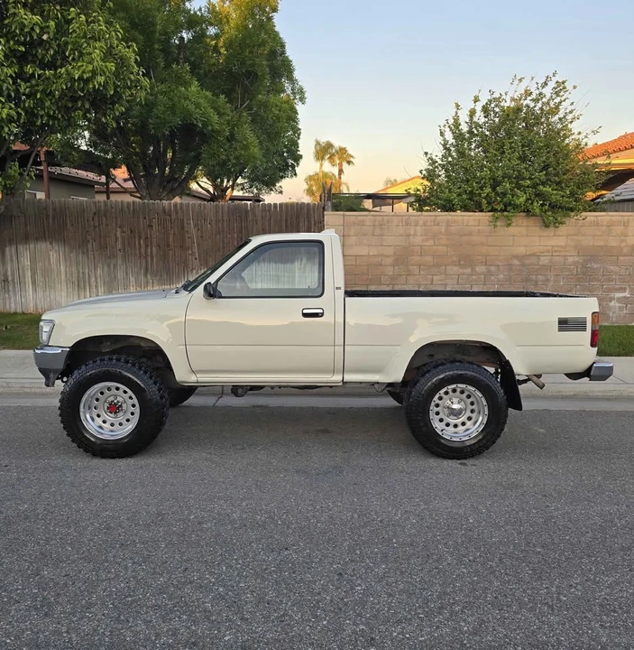 1989 Toyota Dolphin - Image 9 of 17