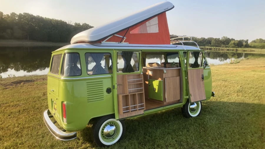 1989 Volkswagen Bay-Window Bus - Image 8 of 11