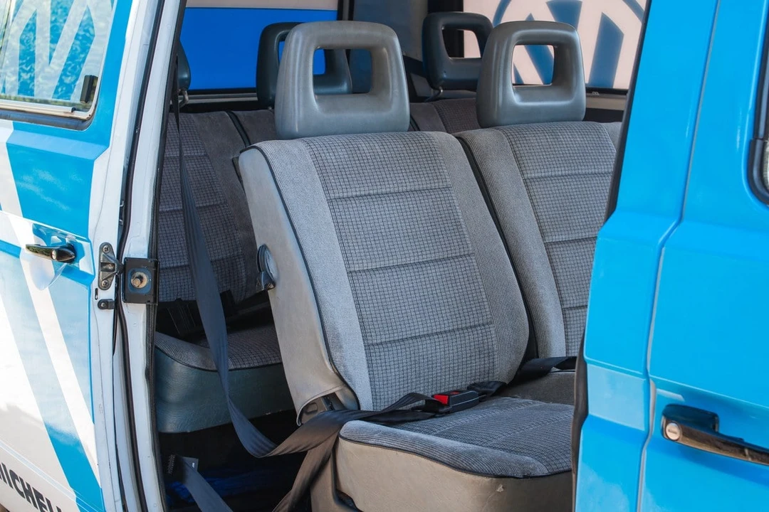 1989 Volkswagen Vanagon - Image 13 of 31
