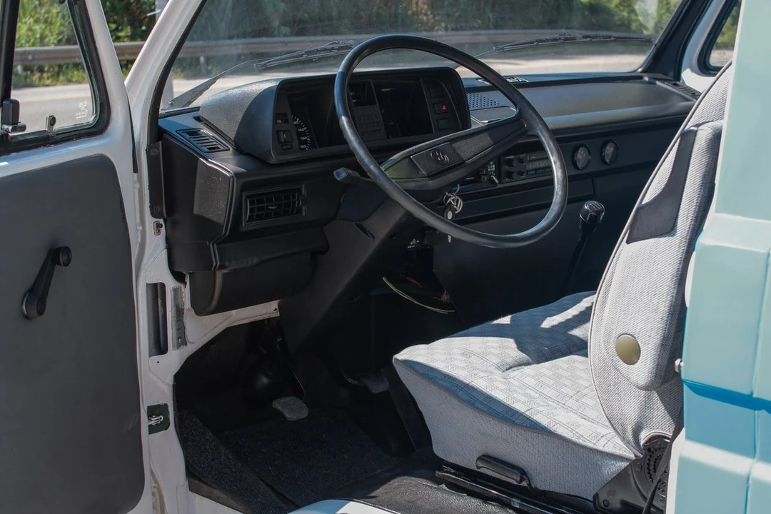 1989 Volkswagen Vanagon - Image 12 of 31