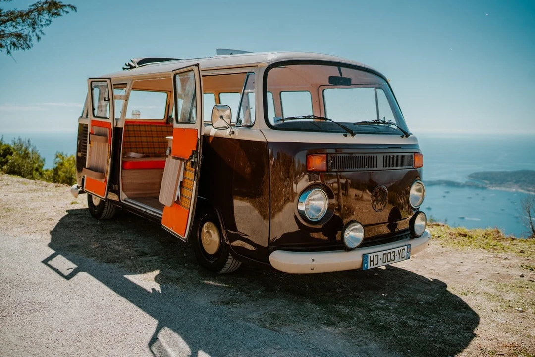 1989 Volkswagen Vanagon - Image 2 of 30