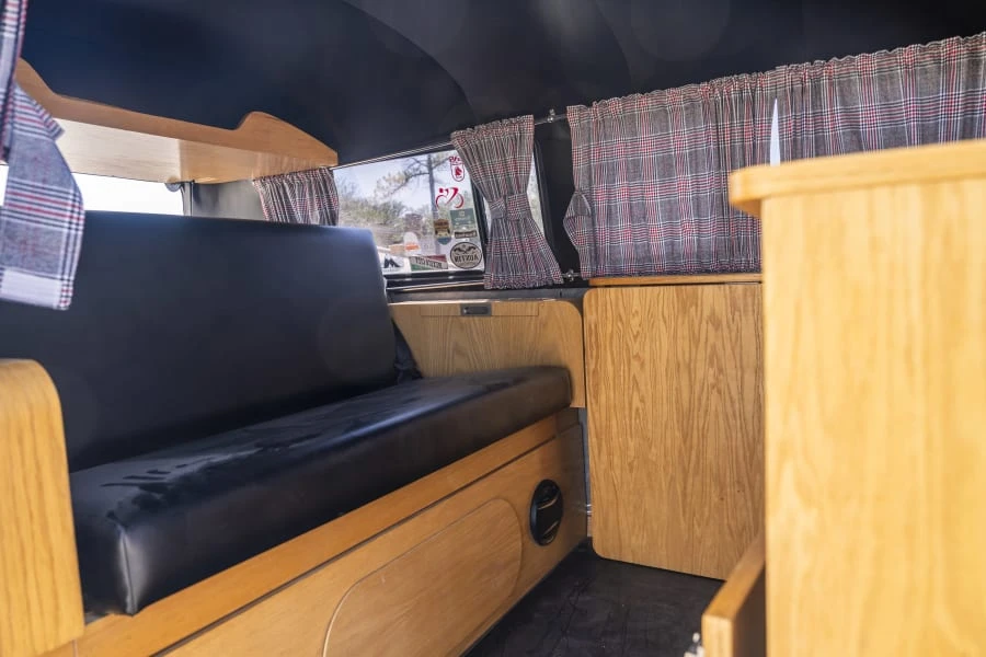 1989 Volkswagen Bay-Window Bus - Image 13 of 19