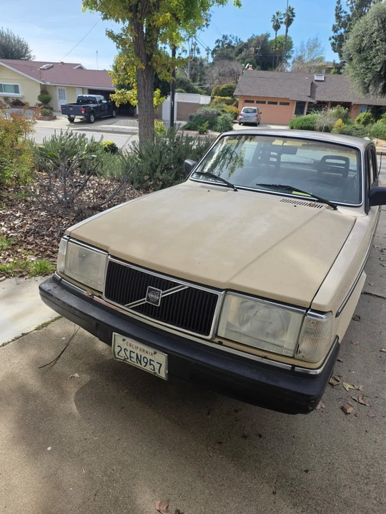 1989 Volvo 244 - Image 2 of 3
