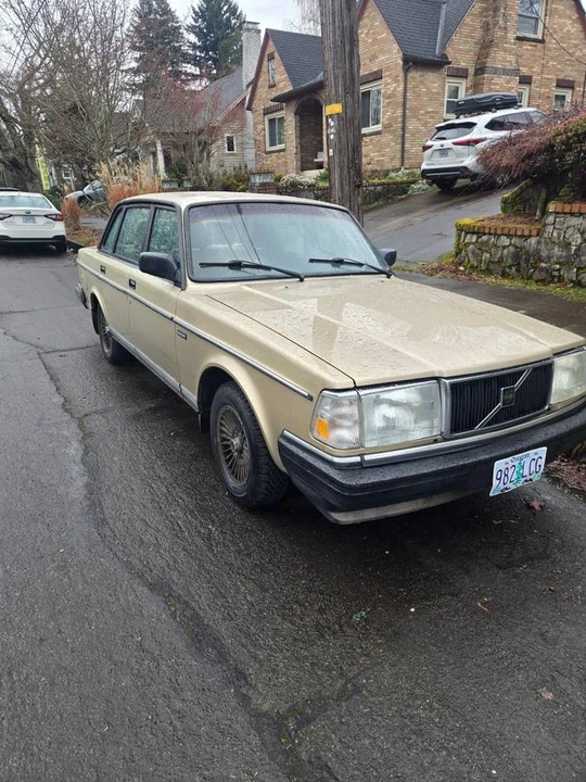 1989 Volvo 244 - Image 2 of 11