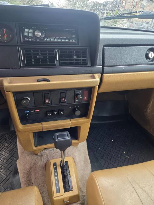 1989 Volvo 244 - Image 6 of 11